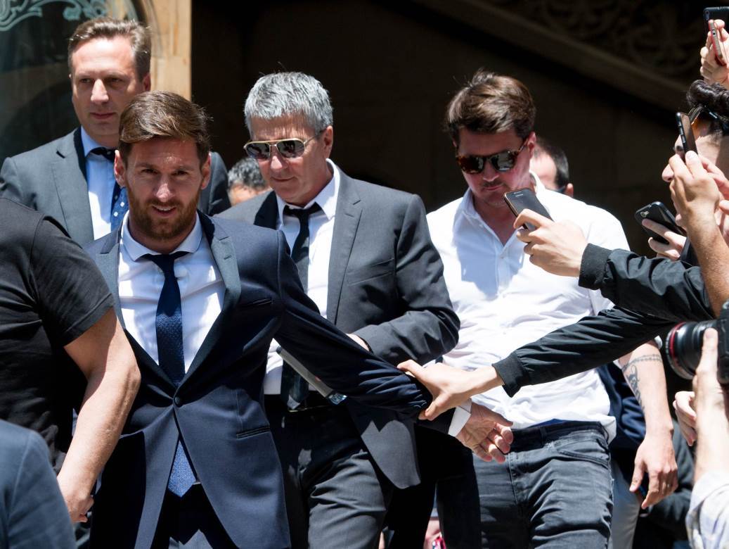  Lionel-Mesi-ostaje-u-Barseloni-rekao-njegov-otac-Horhe-Mesi-sastanak-sa-Barselonom. 