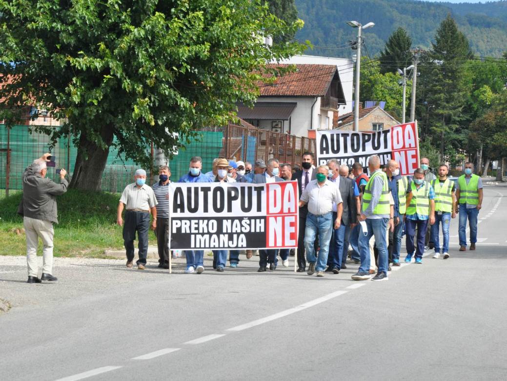  Mještani protestovali protiv trase auto-puta Prijedor-Banjaluka 
