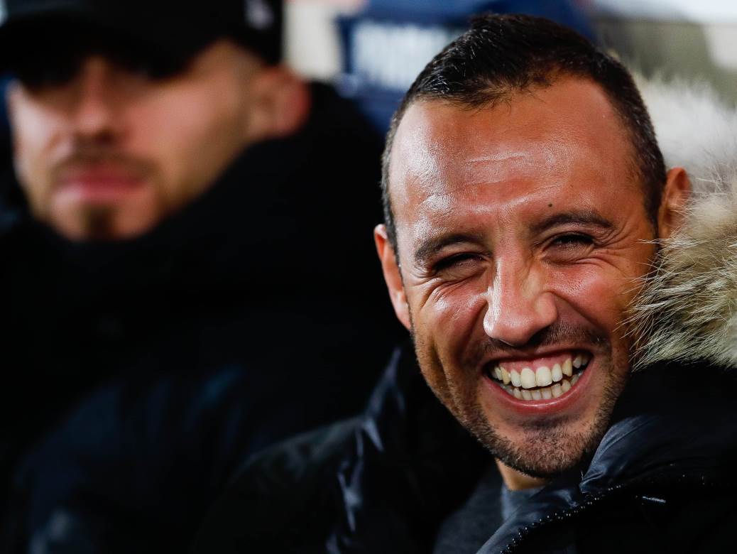  Santi Kazorla Pre pet godina su mu skidali kožu s ruke, da mu zakrpe zglob, a on i dalje gospodari! 