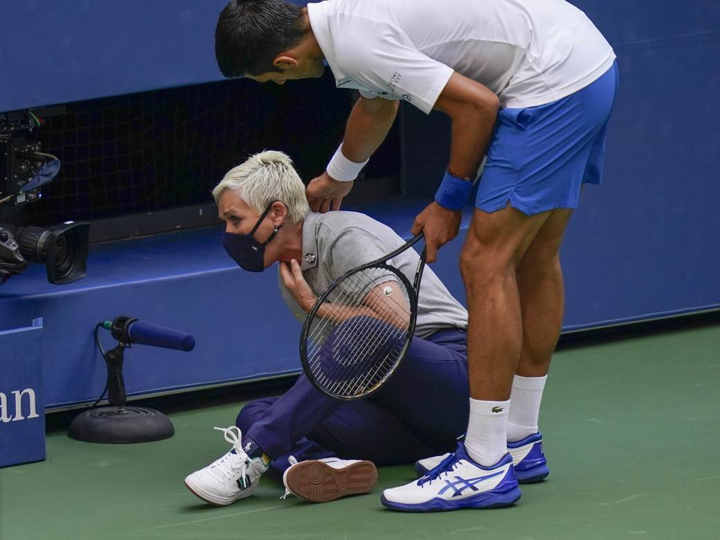  Novak-Djokovic-suspendovan-US-Open-diskvalifikacija-najnovija-vijest-nije-prvi-put-ispucao-lopticu 
