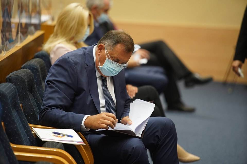  Dodik u izolaciji koronavirus  