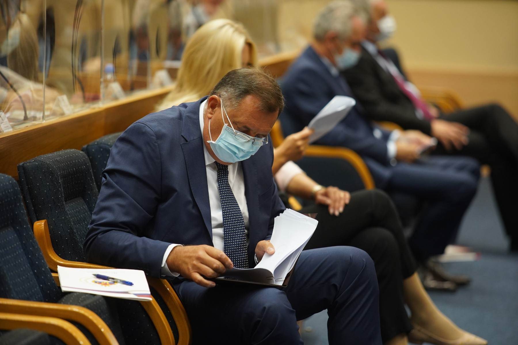  Opozicioni lideri: Dodik je kapitulirao i prihvatio ''Inckov zakon'' 