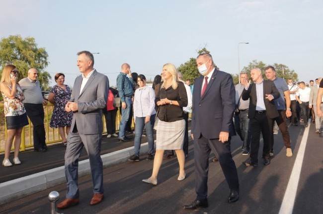Otvorena saobraćajnica koja spaja Paprikovac i Lauš Otvorena saobraćajnica koja spaja Paprikovac i Lauš