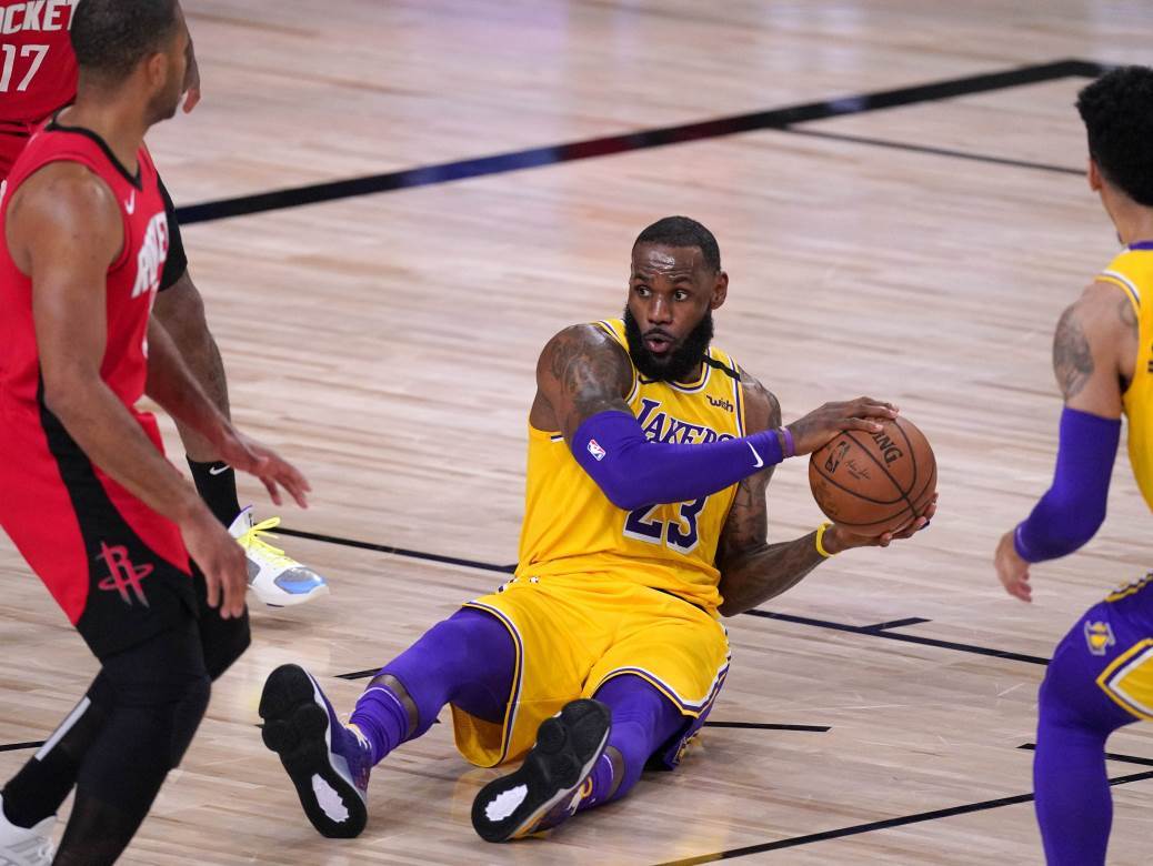  NBA liga poufinale Zapada Hjuston – Lejkersi 100:110 