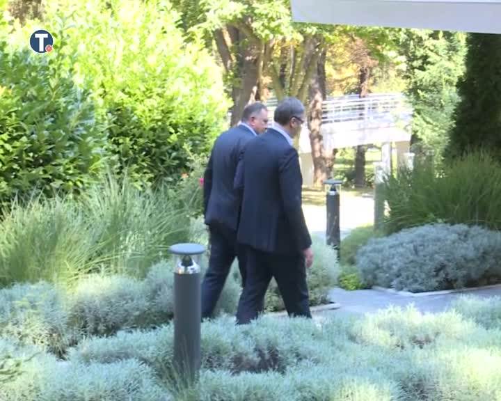  Vučić na vojnu vježbu pozvao sva tri člana Predsjedništva BiH, odazvao se samo Dodik 