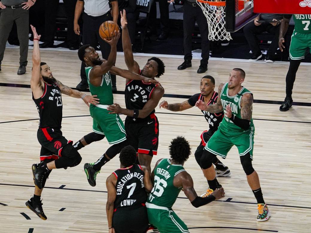  NBA liga priznala grešku sudije: Bio je faul za Boston, ali nije sviran! 