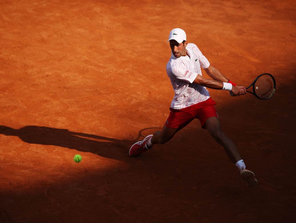  ĐOKOVIĆ SE NAMUČIO ZA POLUFINALE: Autsajder oznojio najboljeg na svetu! 