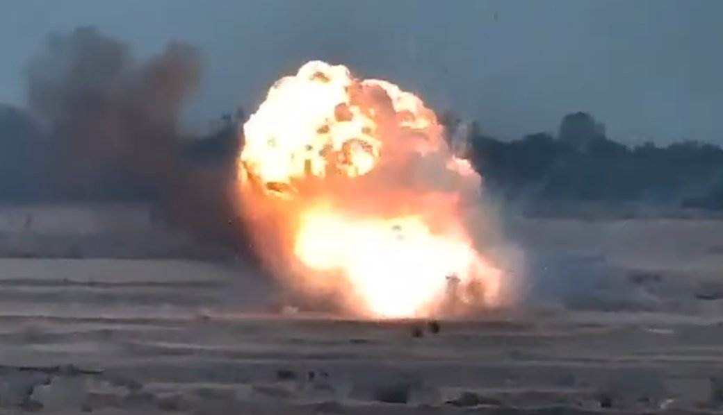  Brutalni snimci sa ratišta: Jermenija objavila video kako artiljerijom uništava vojnu tehniku Azerbejdžana! 