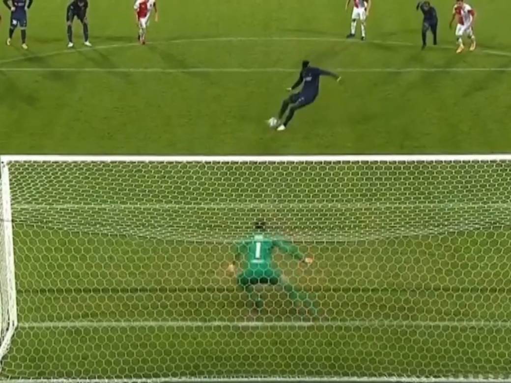  Fudbal-Liga-sampiona-Slavija-Prag-Ceska-Slovenija-svinjarija-evropski-parlament 