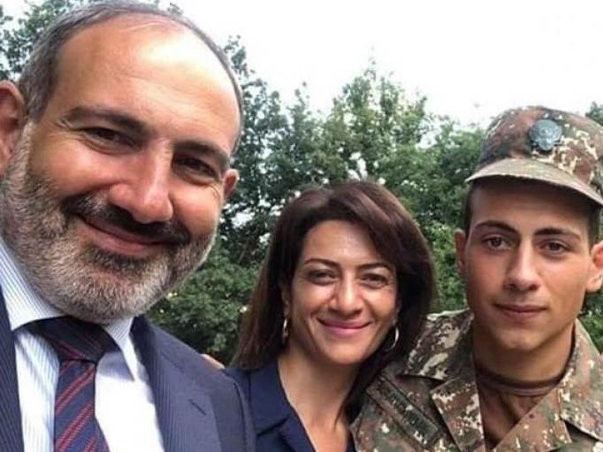  Sin jermenskog predsjednika ide u rat: Majka mu poručila "Nema ništa plemenitije nego umreti za otadžbinu" (VIDEO) 