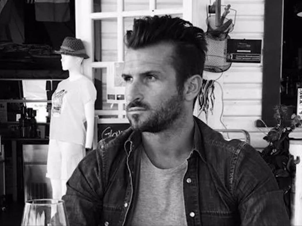  Poginuo bivši fudbaler Milana Simonluka Agacone 