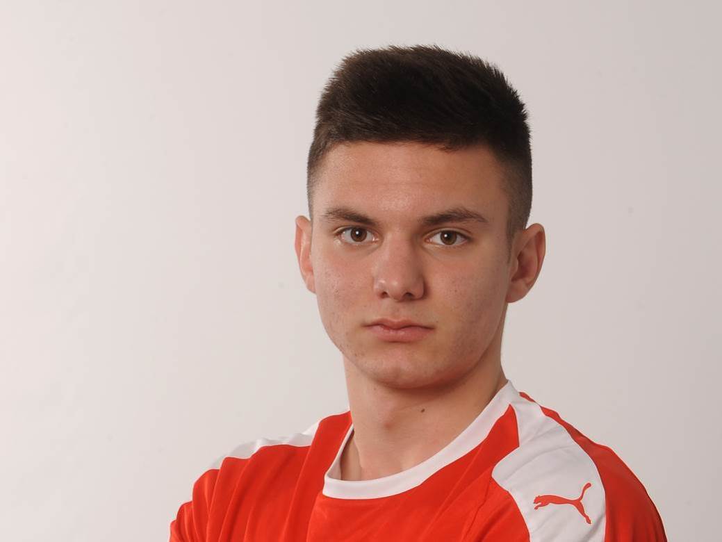  FK Partizan desni bek Dragan Bojat 