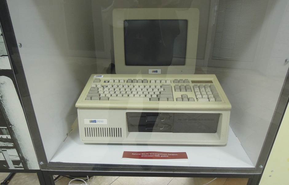  Prvi bh. računar IRIS-8 