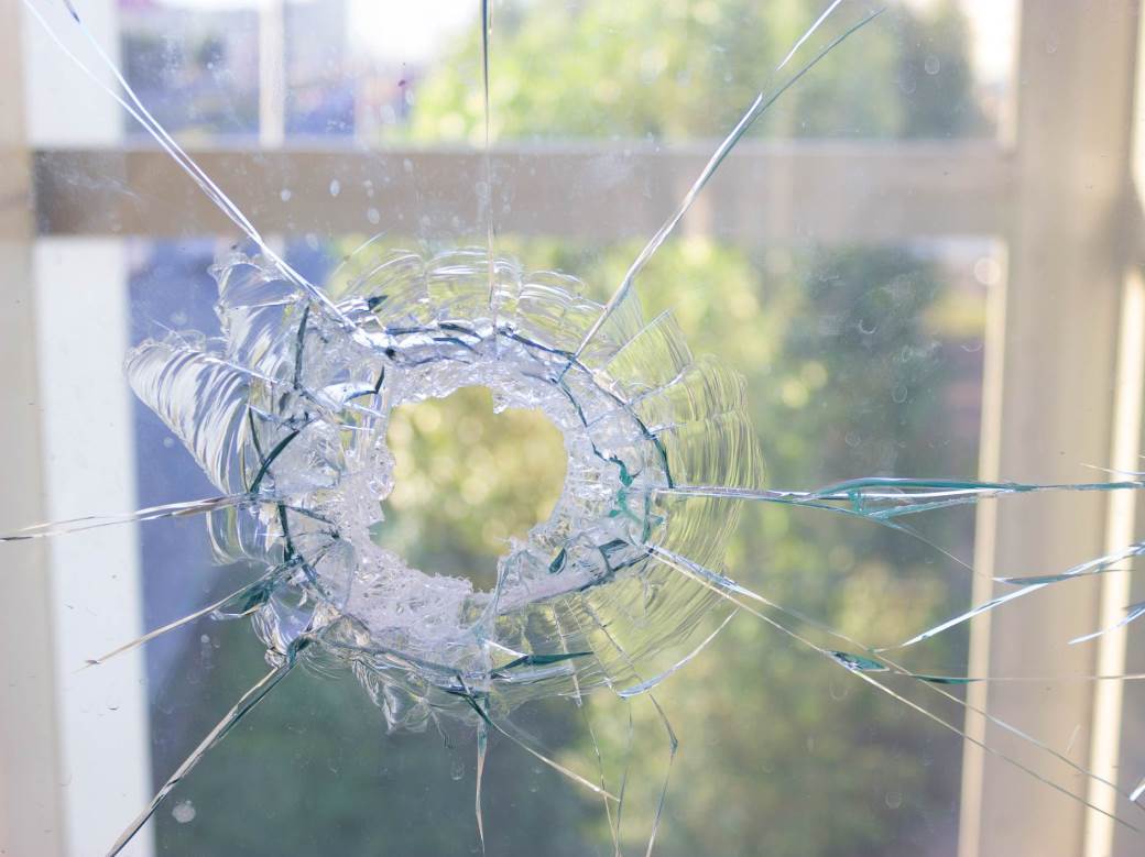  Bijeljina: Vandali porazbijali prozore na Atik džamiji 