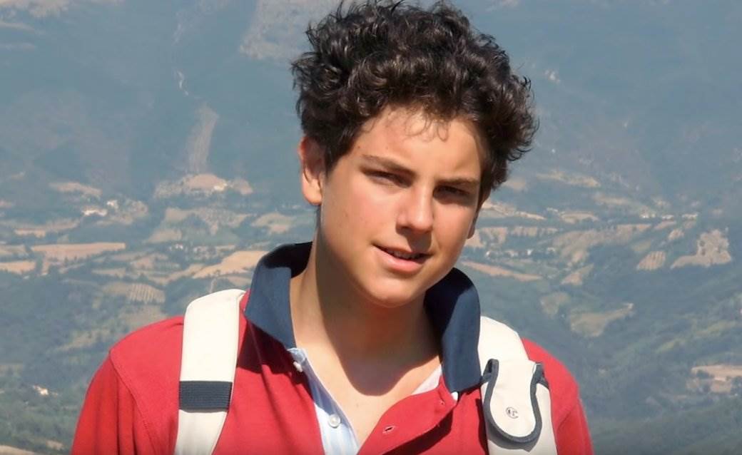  Tinejdžer umro od leukemije, veruje se da je širio čuda na internetu 