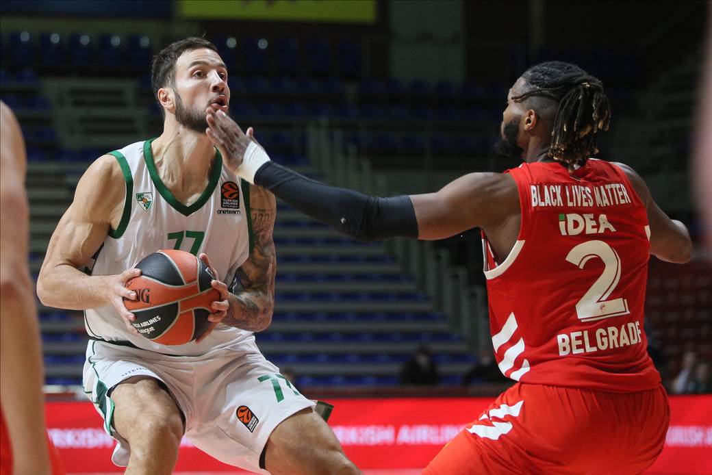  algiris-pobedio-Efes-89-73-prvo-mesto-na-tabeli-pocetak-sezone. 