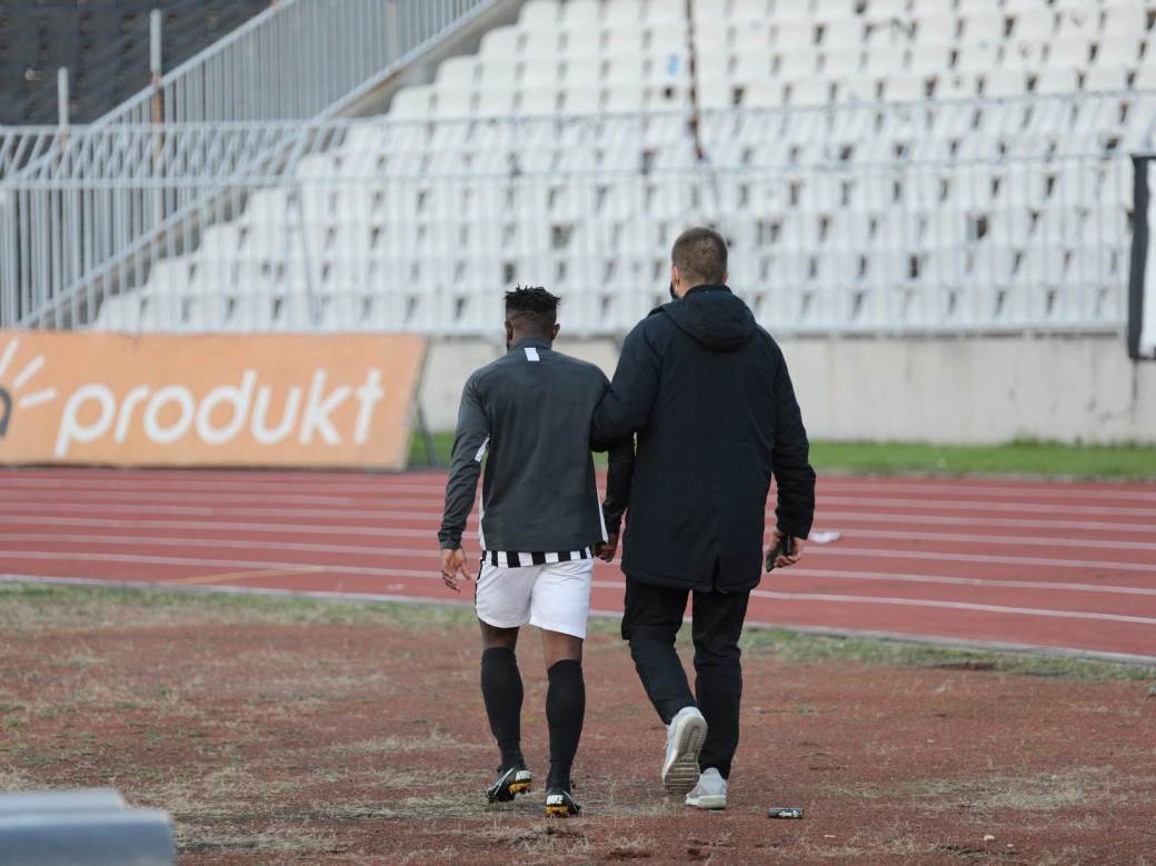  Suma uz aplauze ušao u tunel: Teško se kretao, zbog udarca u oko oseća posledice! 