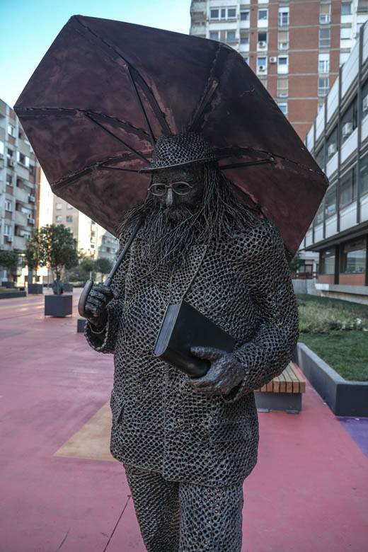  Raša Popov dobio spomenik u Beogradu, kako vam se čini? 