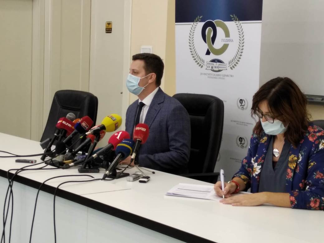  Zeljković: Preporuka za maske na otvorenom će biti revidirana, do tada je obavezna 