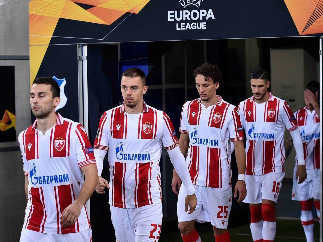  Crvena zvezda pokazala novi dres u Nemačkoj: Šta mislite o crveno-belim retro prugama? (ANKETA) 