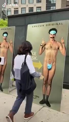  Korisno i za film i za zdravlje: Posteri za novog "Borata" su i kutije za maske 