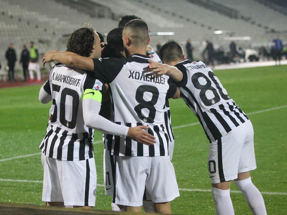  Partizan pobedio posle mesec dana: Penal pokrenuo "parni valjak", Lazar Marković napokon zatresao mrežu! 