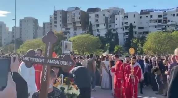  Na Amfilohijevoj sahrani govoriće Bećković, Krivokapić, Irinej, Joanikije... 