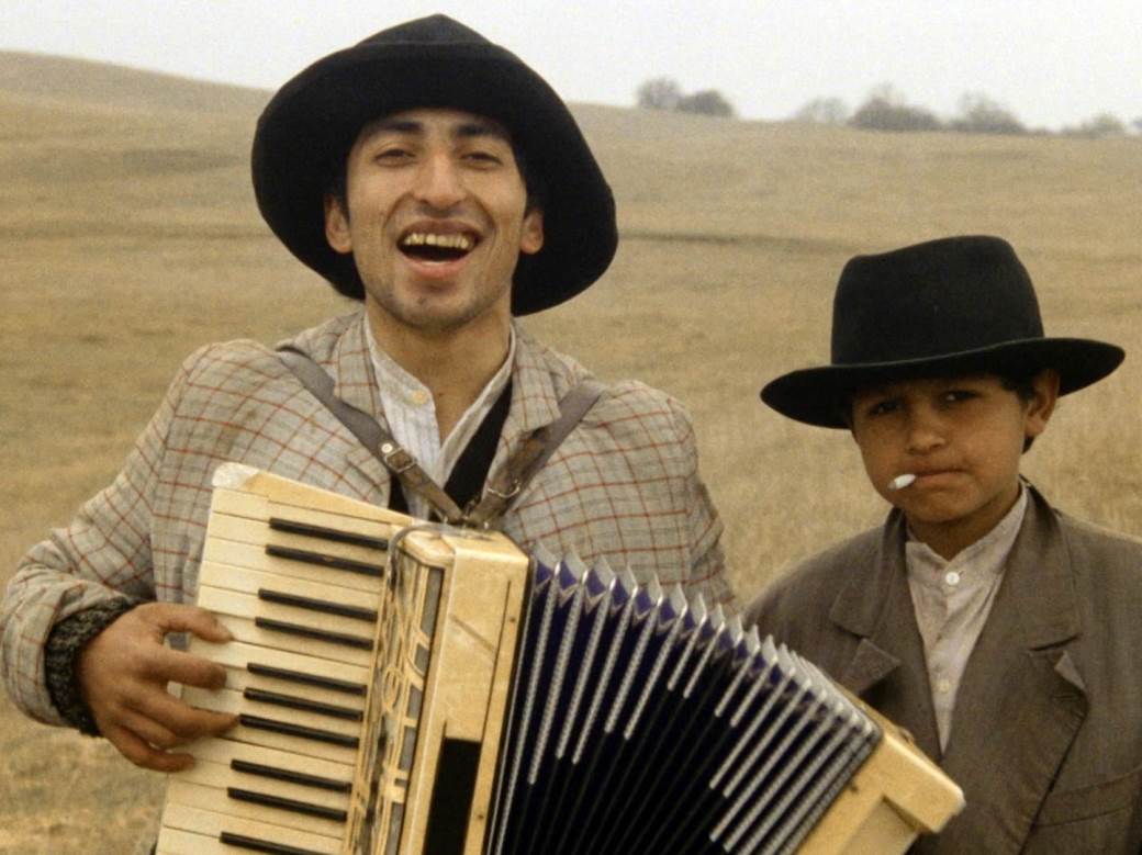  Najveće tajne filma "Ko to tamo peva": Bata je udario šamarčinu muzičaru, a on je nakon toga nestao! 