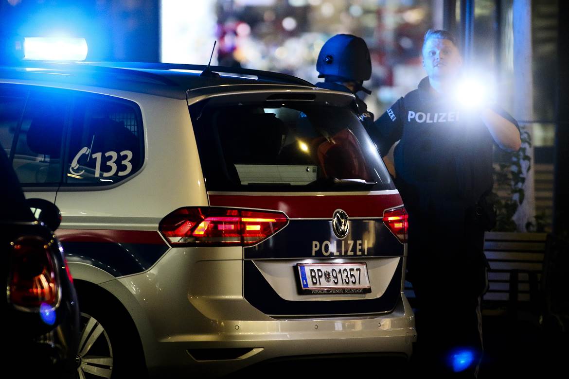  Gradonačelnik Beča u šoku: Teroristi su pucali na ljudi koji su sedeli u kafićima 
