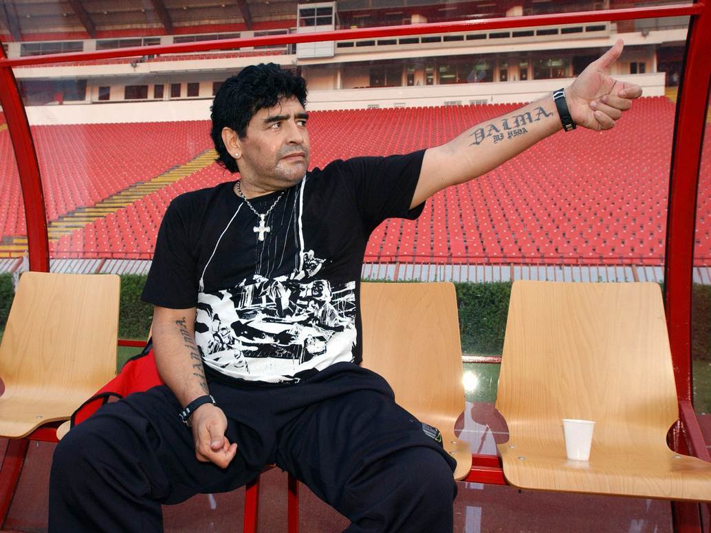  Neurolog izjava Maradona plesao nakon operacije mozga 