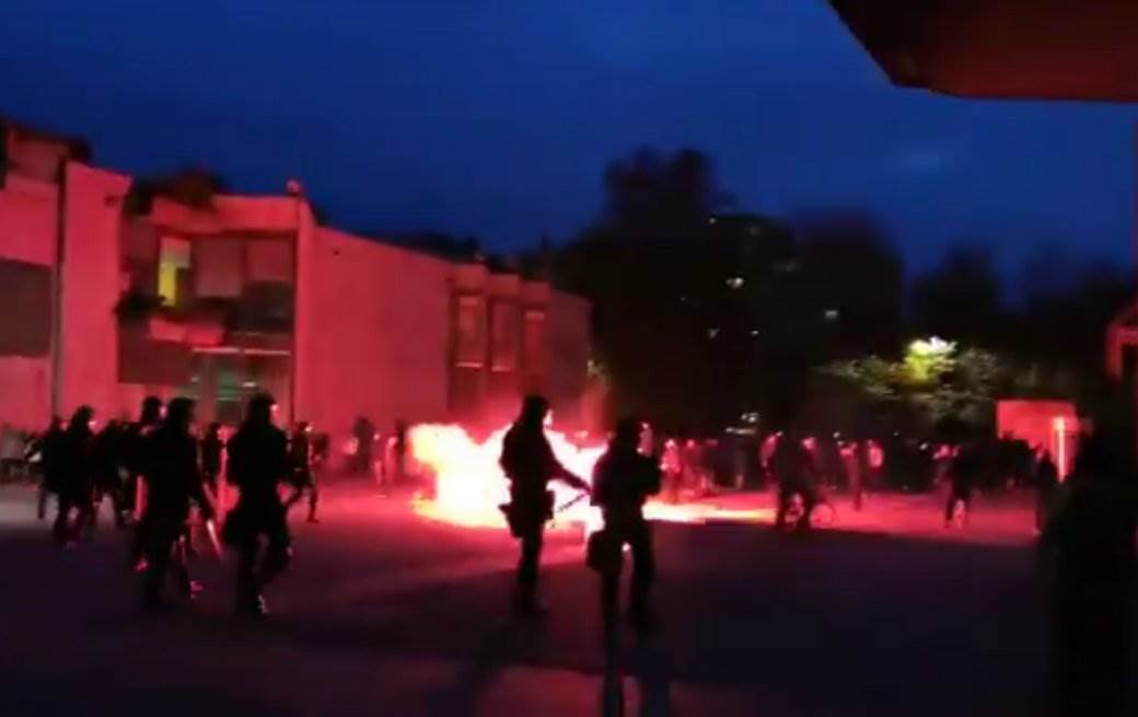  Neredi u Ljubljani, vodenim topovima na demonstrante: Pogledajte scene haosa na ulicama glavnog grada Slovenije! 