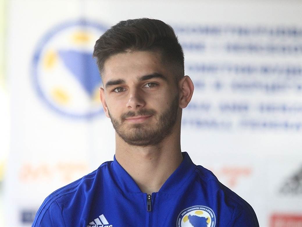  Ajdin Hasić o pozivu u reprezentaciju BiH: Zbog toga sam počeo da treniram fudbal 