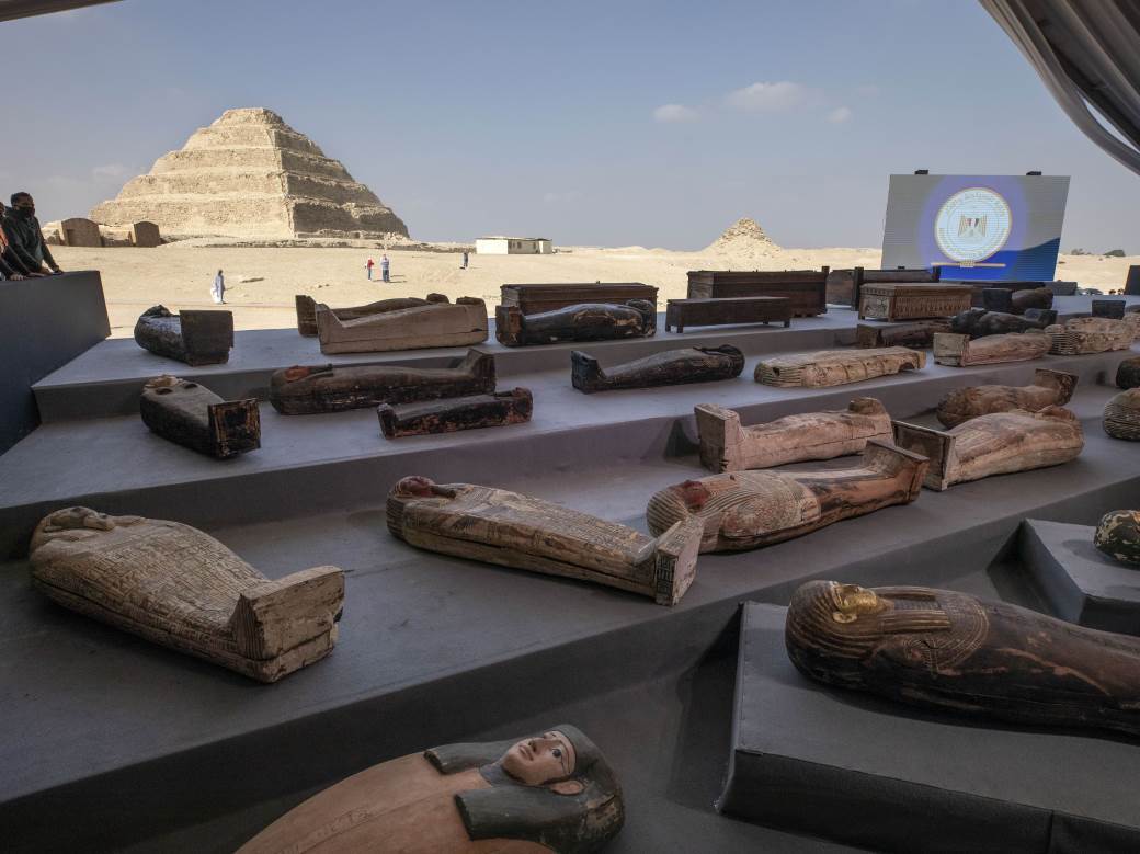  U Egiptu pronađeno preko stotinu netaknutih sarkofaga starih 2.500 godina (FOTO) 