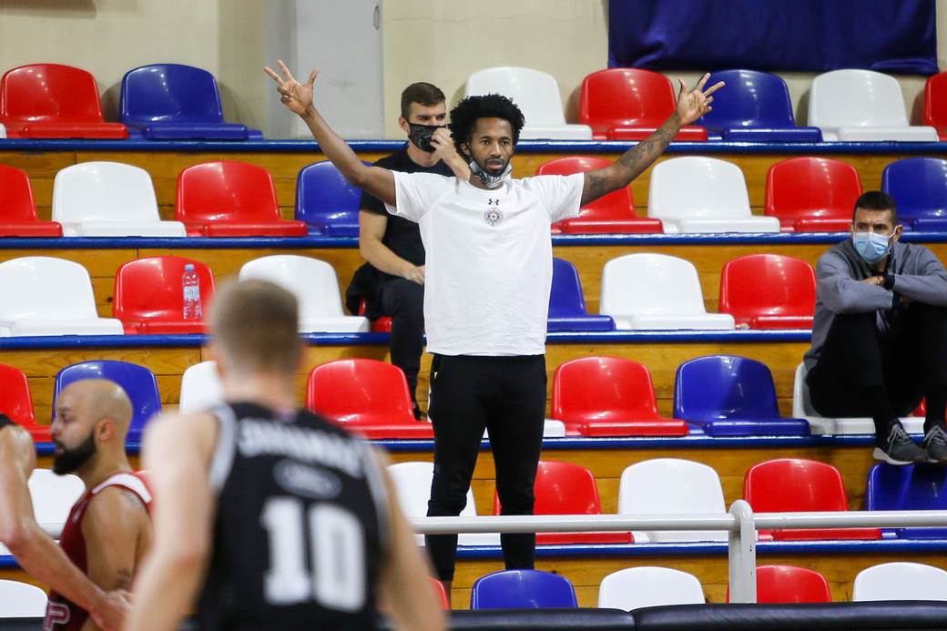  Brajan Angola okončao saradnju sa Partizanom 