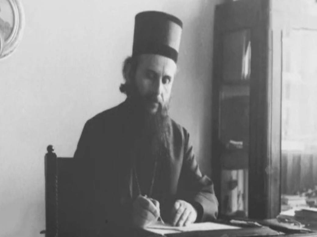  Ovako je patrijarh Irinej izgledao: Bio je i sveštenik i učitelj i vojnik (FOTO) 