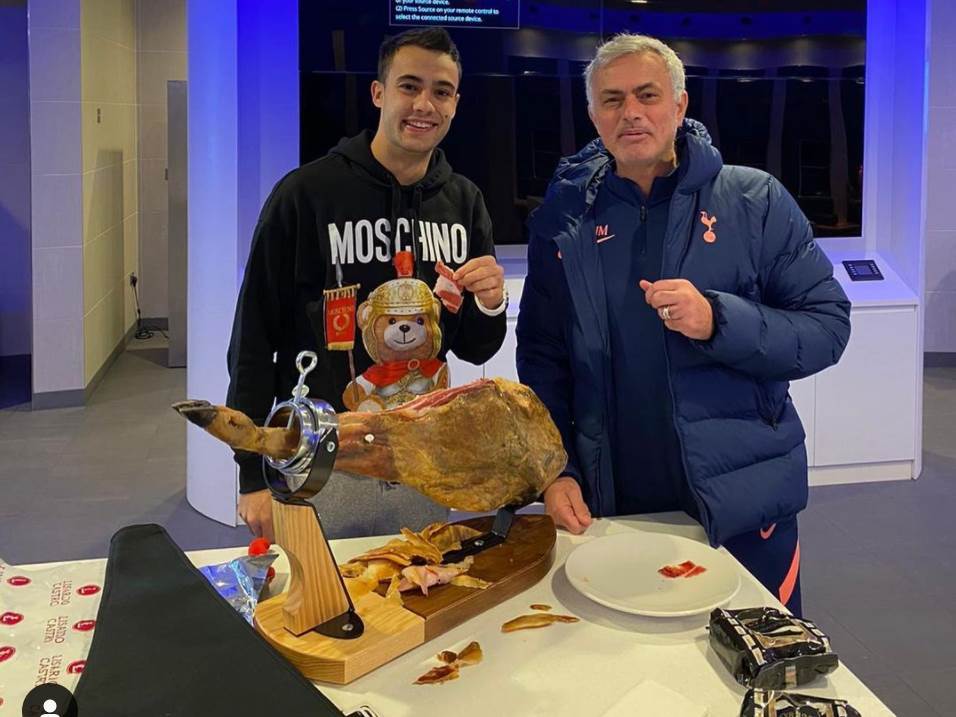  Totenhem Murinjo igraču kupio pršutu 