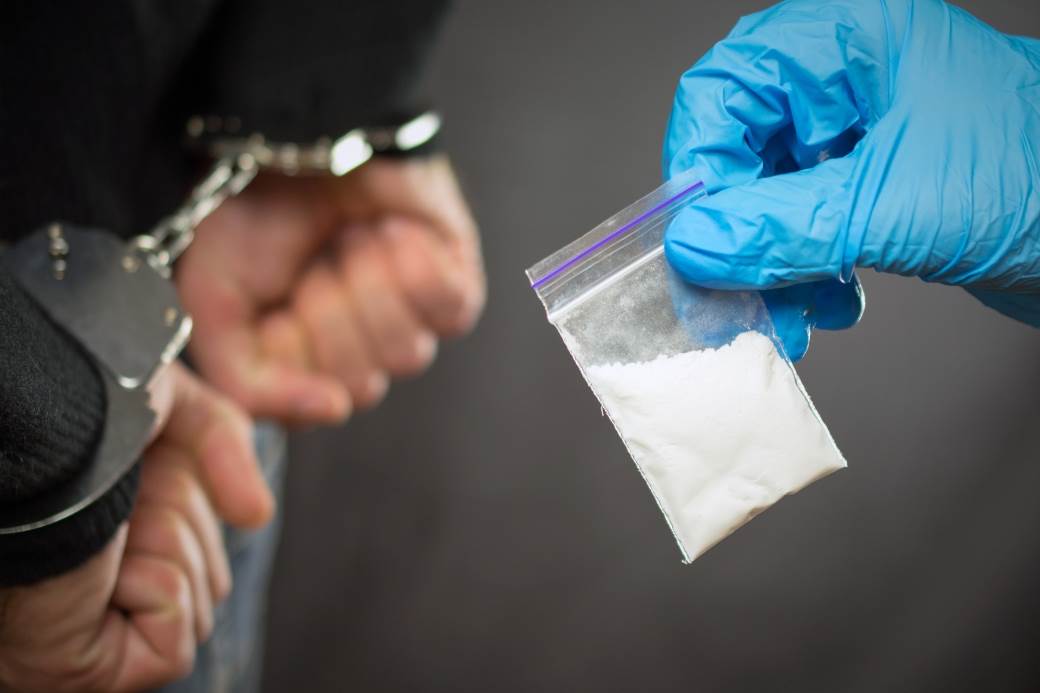  Skandal trese Njemačku: Poznati političar ekstremno desničarske stranke umiješan u šverc 36 kilograma kokaina! 