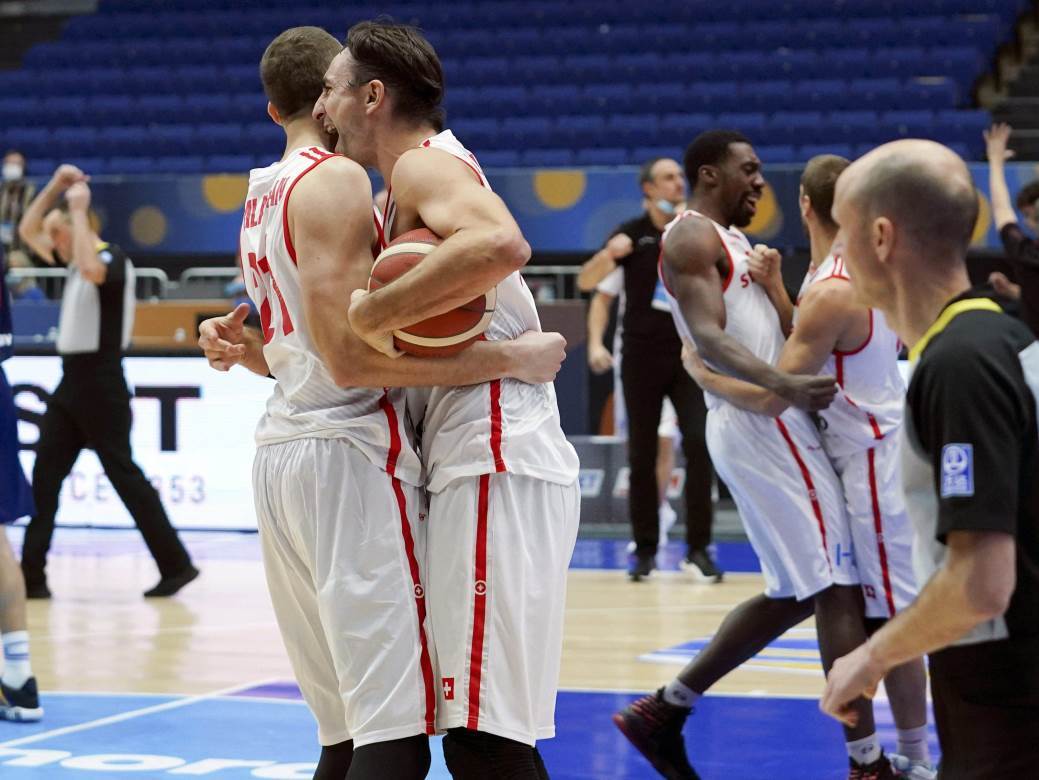  Evroligu gledali samo na TV-u, pa pobijedili Srbiju: Druge lige, prvenstva Islanda i Švajcarske, srpska braća (ANKETA) 