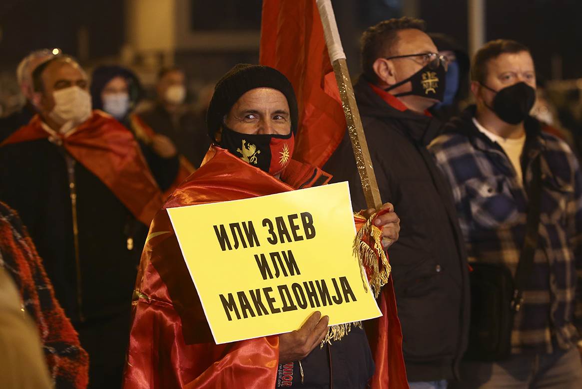  Protest u Skoplju, traže ostavku Zaeva: Premijer nas prodaje 