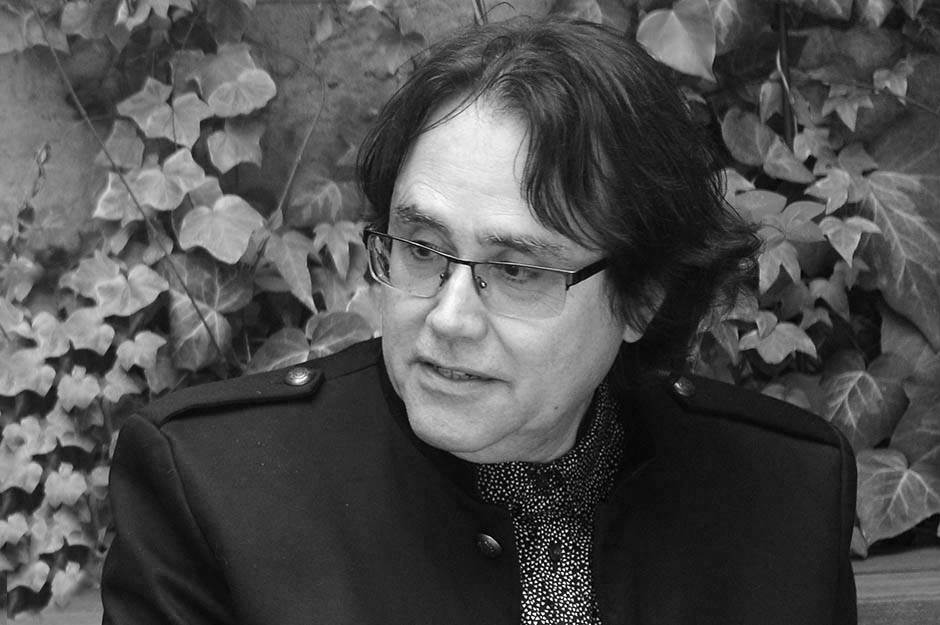  Preminuo Miša Aleksić: Basista Riblje čorbe izgubio bitku sa koronom! 