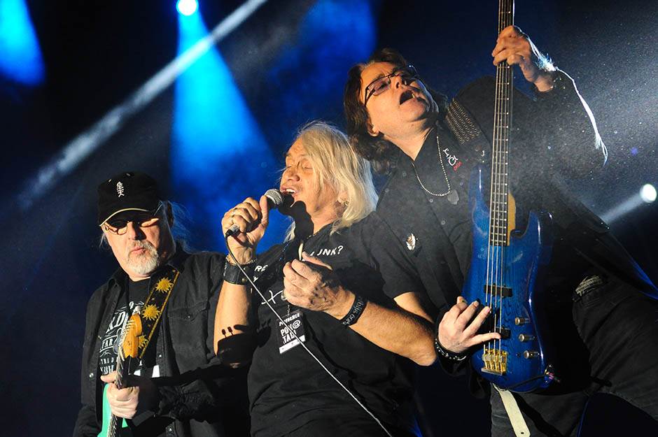  Dogovorili smo se da umremo na bini, a on požurio: Bora Đorđević se oprostio od prijatelja 