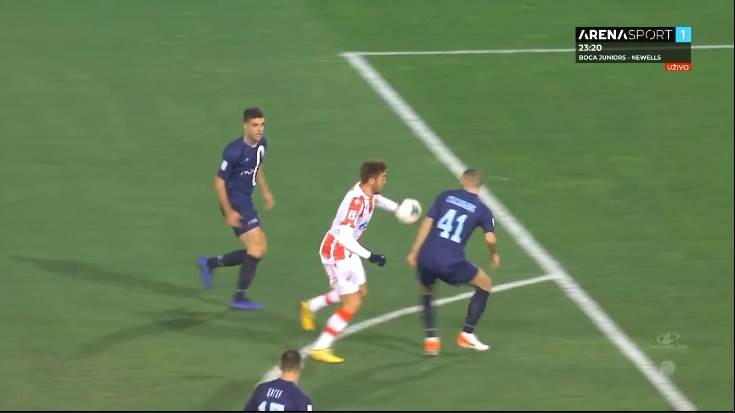  3 sporne situacije sa meča Zvezda - Rad: Prvo je Pavkov "poneo" loptu rukom, a onda su se žalili  