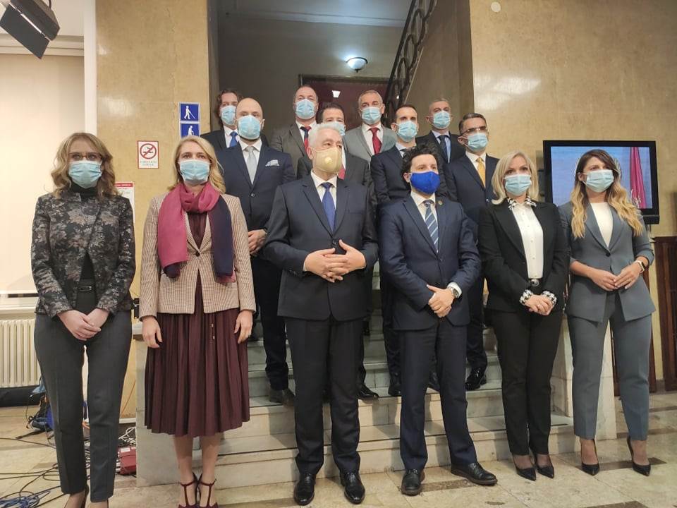  Izglasana nova vlada Crne Gore: Krivokapić premijer, a evo ko su drugi ministri 