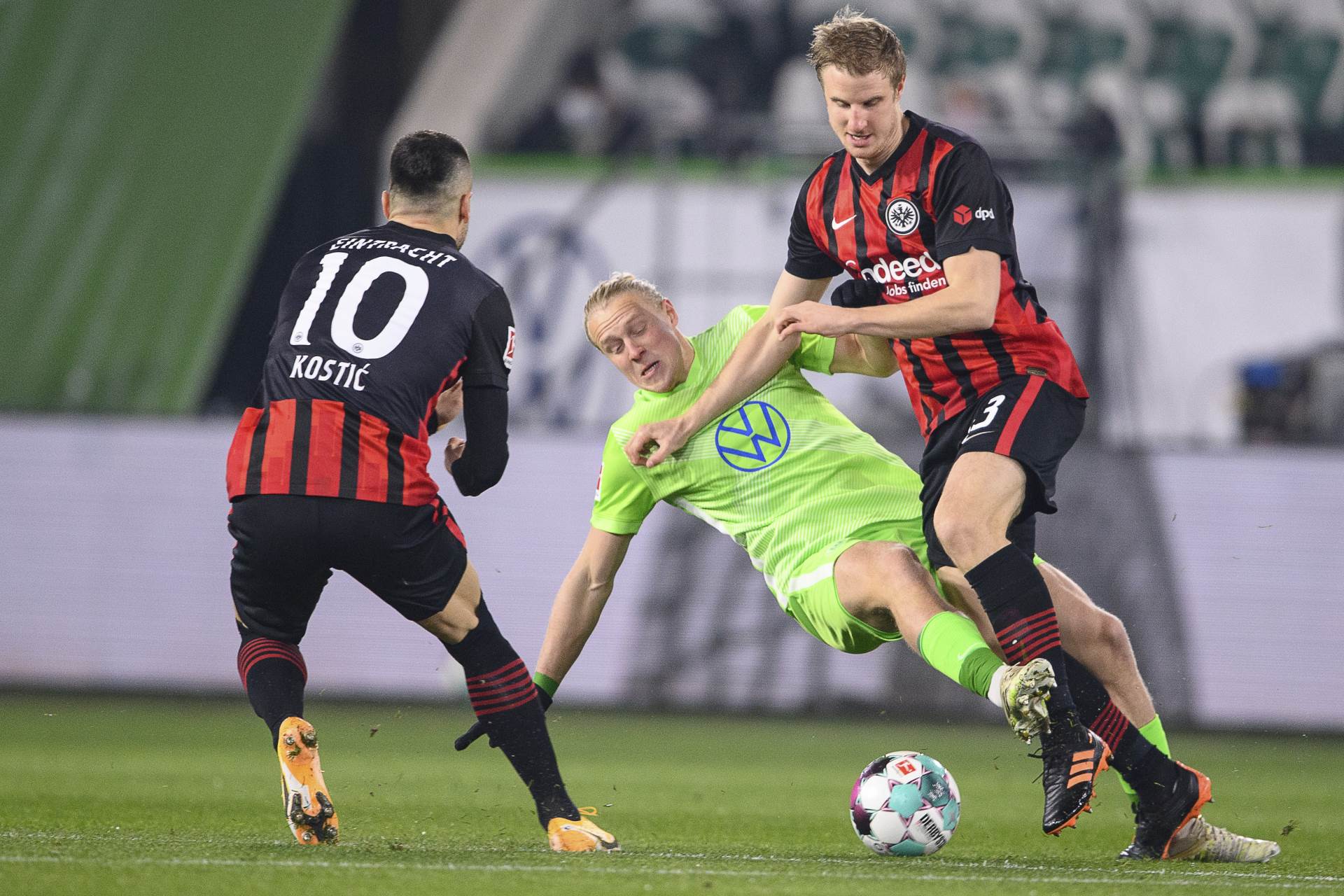  Bundesliga 11. kolo Volfsburg Ajntraht 2 1 