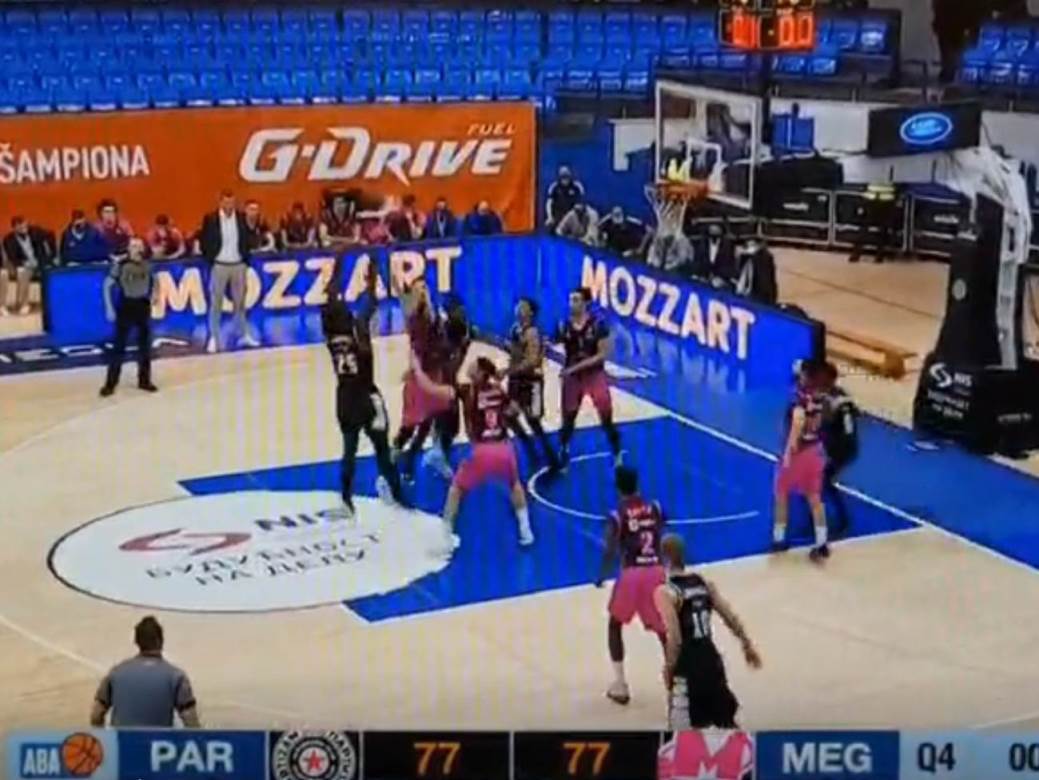  KK Partizan - KK Mega 79-77 posljednji napad Tomas rampa poeni 