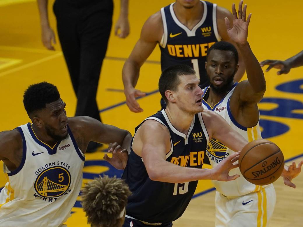  Nikola Jokić napravio šou: Dominacija u prvom meču sezone, Pokuševski već oduševio NBA predsezona 