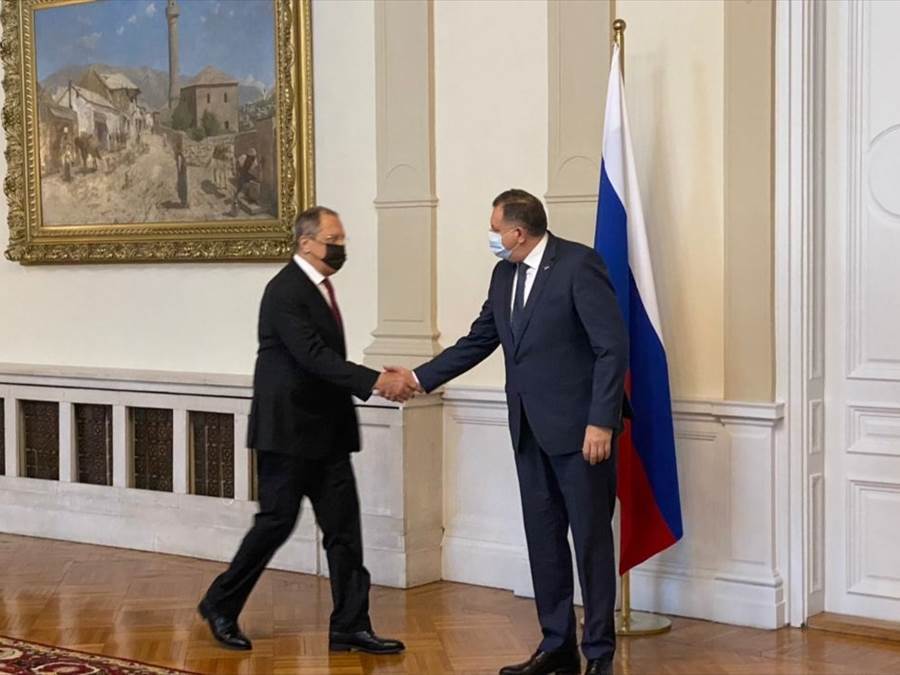  Dodik sam dočekao Lavrova: Komšić i Džaferović odbili sastanak 