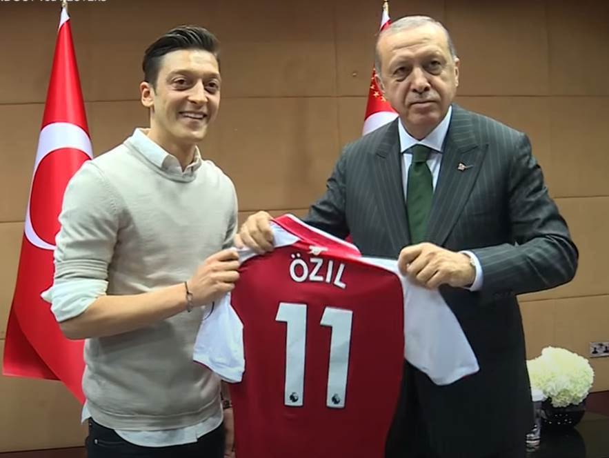  mesut-ozil-podrska-azerbejdzan-jermenija-nagorno-karabah-erdogan-turska-provocira 
