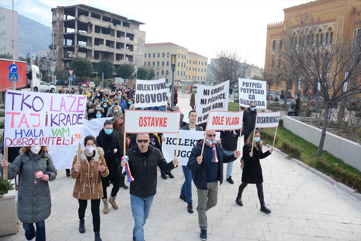  Mostar: Zdravstveni radnici ponovo protestvovali pred Vladom HNK 