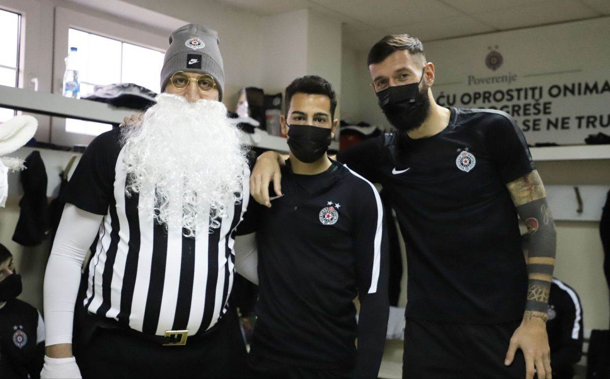  FK Partizan novogodišnji pokloni 